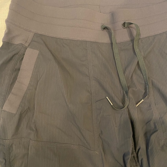 Lululemon Athletica - Picture 2 of 4